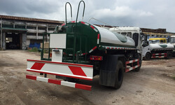 Hình ảnh xe ô tô xi téc phun nước rửa đường tưới cây 09 khối