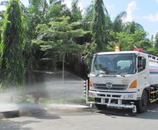 Xe bồn nước tưới cây