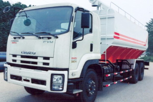 Xe chở thức ăn chăn nuôi 23 khối ISUZU FVM34T