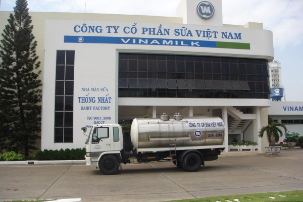 xe chở sữa chở bia