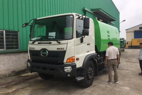 Xe quét hút bụi đường hino 6 khối