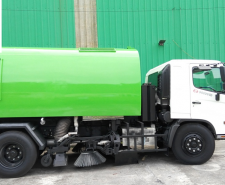 XE QUÉT ĐƯỜNG 4.5 KHỐI HINO